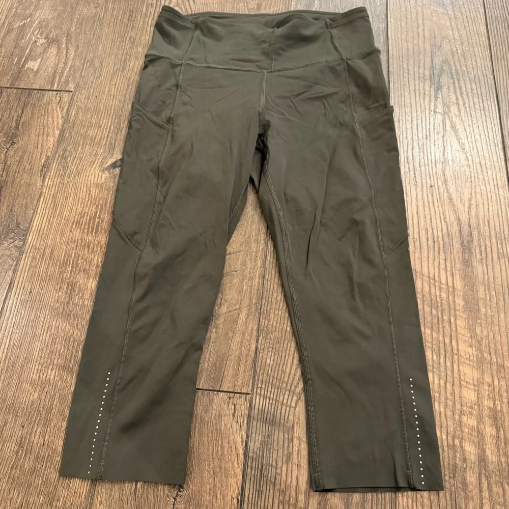 Lululemon Fast Free Crop 18” Leggings Green/Olive‎ Size 8